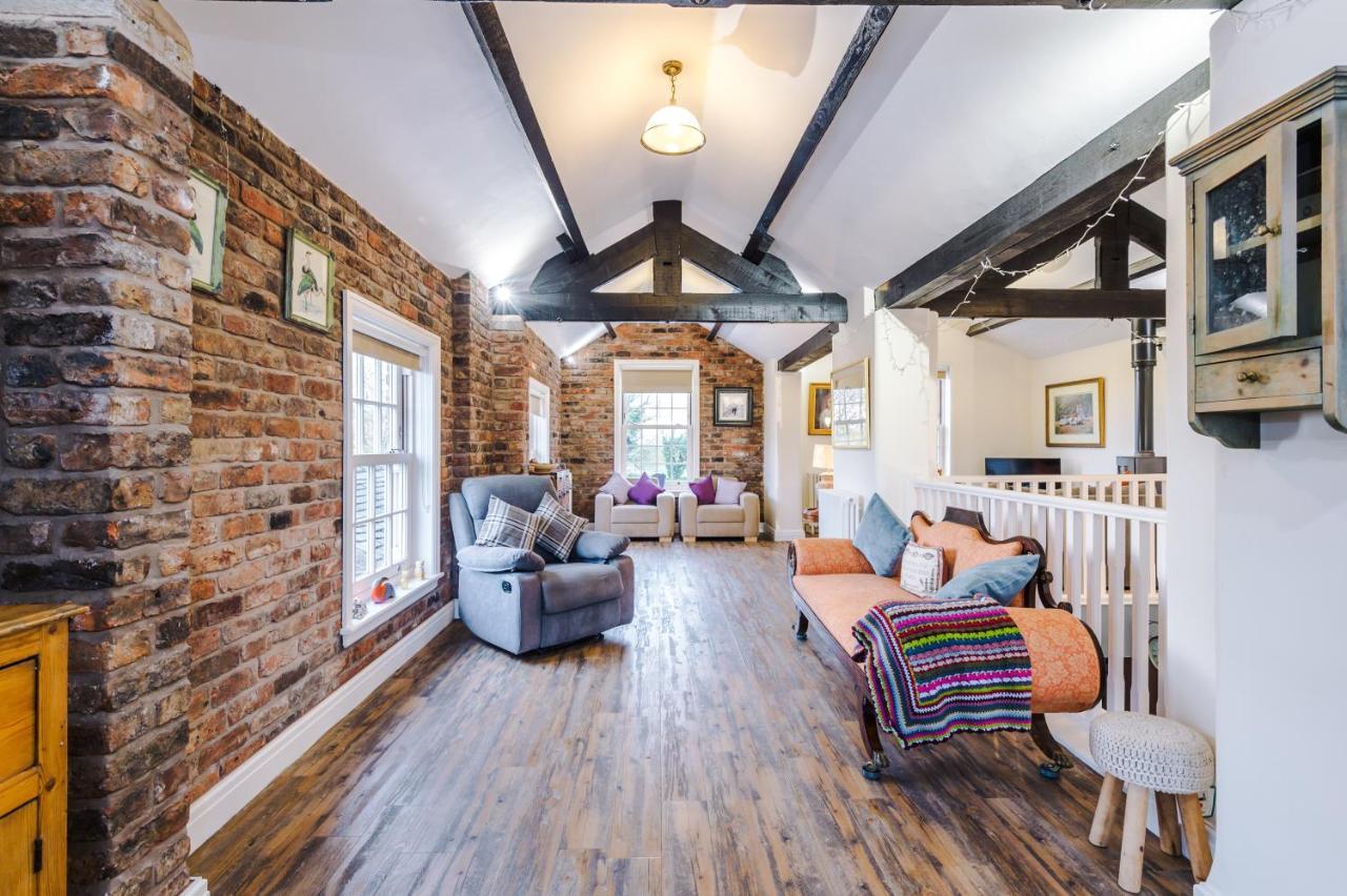 Belvedere House - Serene Countryside Escape - 4 Bedrooms Sleeps 8 Sandbach Bagian luar foto