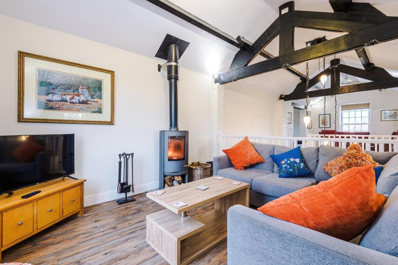 Belvedere House - Serene Countryside Escape - 4 Bedrooms Sleeps 8 Sandbach Bagian luar foto
