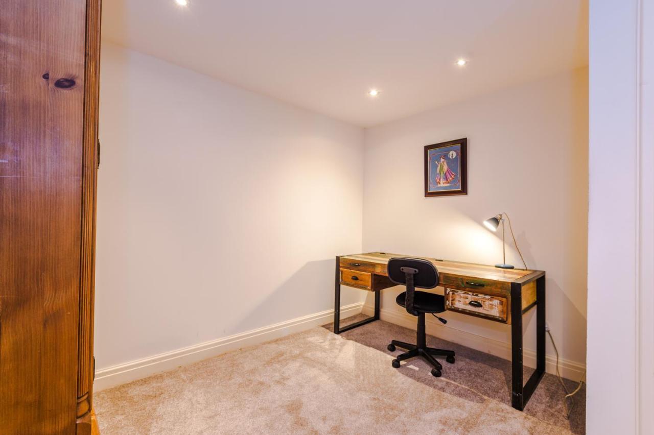 Belvedere House - Serene Countryside Escape - 4 Bedrooms Sleeps 8 Sandbach Bagian luar foto
